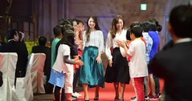 菊地絵理香（左）＆イ・ボミ（撮影：上山敬太）