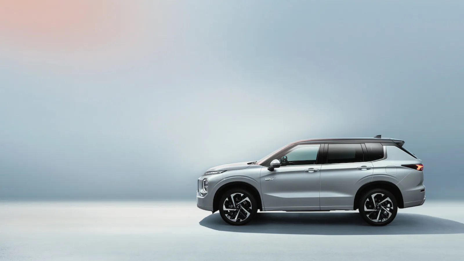 MITSUBISHI OUTLANDER PHEV [P]