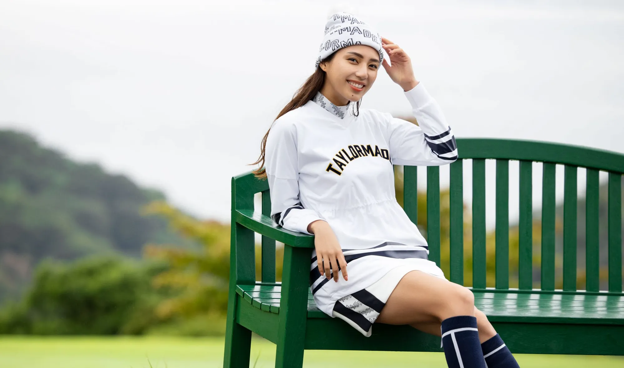 “CLUB TAYLORMADE”リラックスシーンでも目を引くレタードデザイン